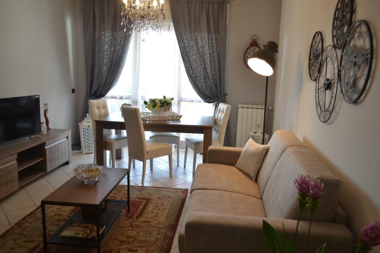 Airport & Fair Suite Apartments فيوميتشينو المظهر الخارجي الصورة