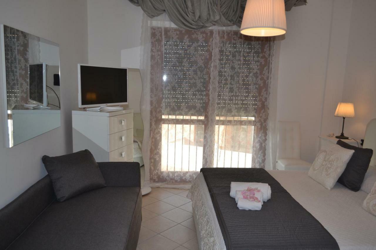 Airport & Fair Suite Apartments فيوميتشينو المظهر الخارجي الصورة