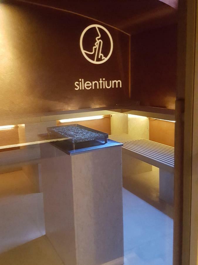 Airport & Fair Suite Apartments فيوميتشينو المظهر الخارجي الصورة