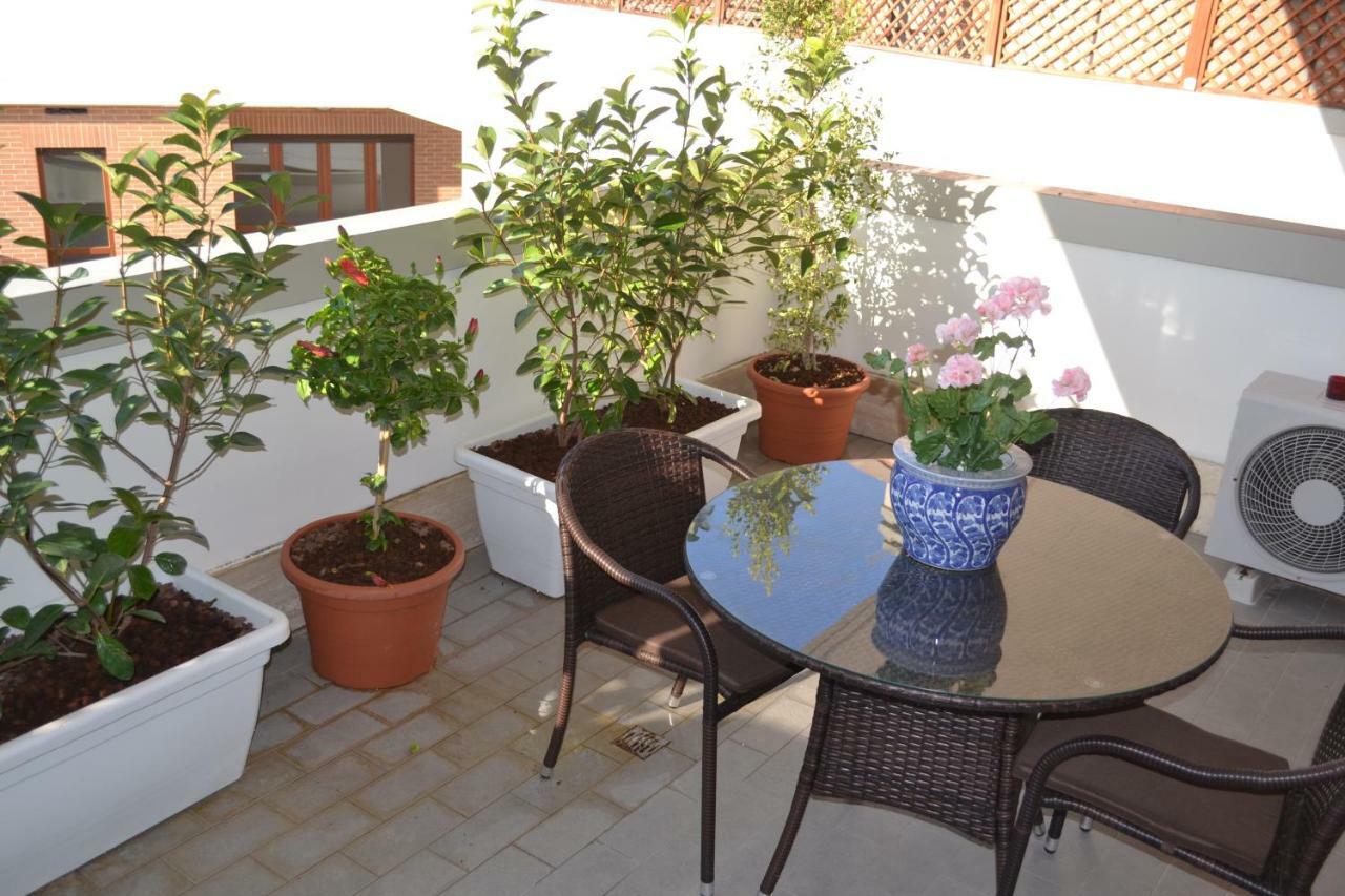 Airport & Fair Suite Apartments فيوميتشينو المظهر الخارجي الصورة