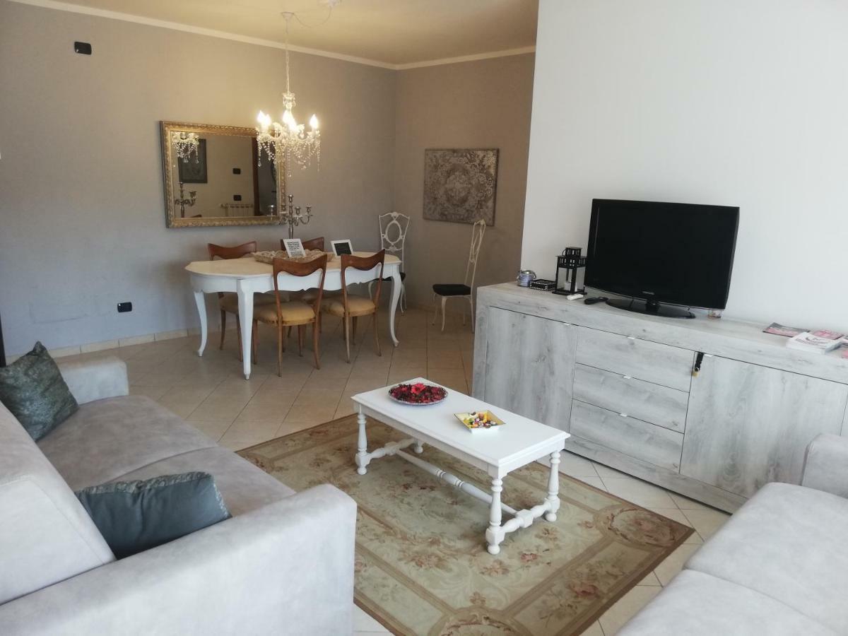 Airport & Fair Suite Apartments فيوميتشينو المظهر الخارجي الصورة